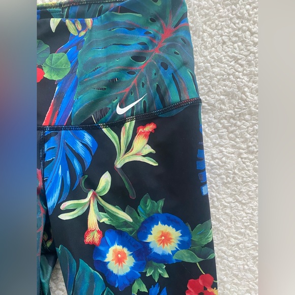 Nike Print & Mesh Legging - Picture 5 of 6